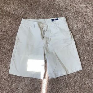 Vineyard vines khaki shorts. Really good Deal!